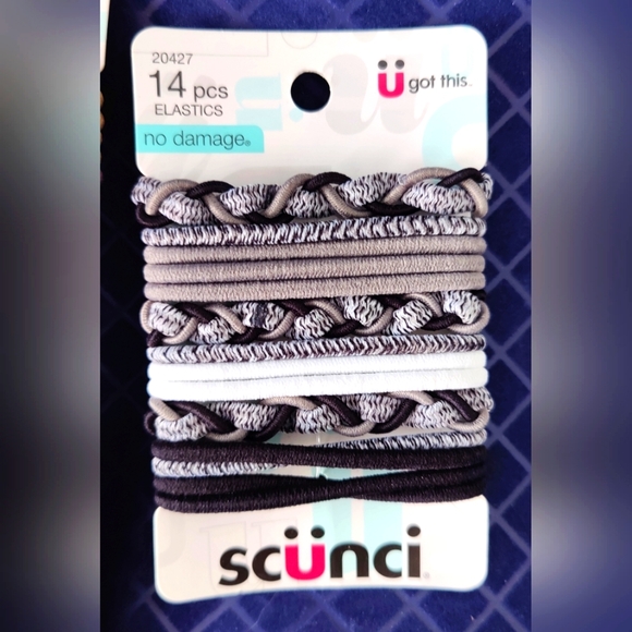 Bundle of Scunci Hair Accessories - Picture 4 of 6